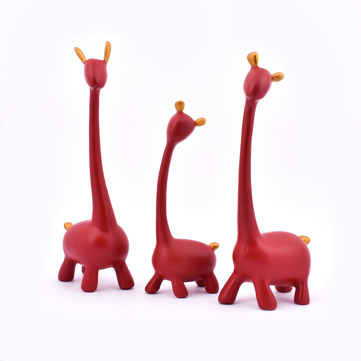 Polyresin Giraffe Family Red Statue Set Of 3